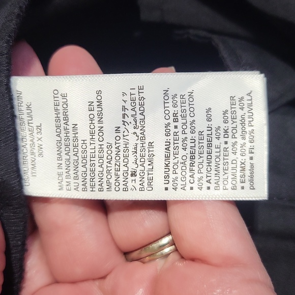 AMAZON ESSENTIALS Black Slim-Fit Wrinkle-Resistant Flat Chino Front Pant  -30x32 - Picture 9 of 13